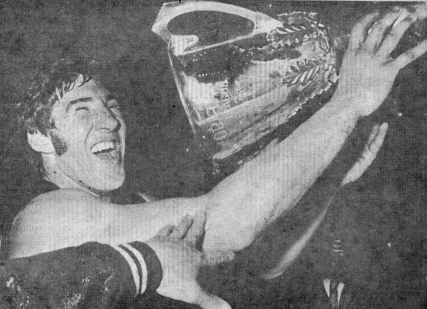 Oh The Joy   Vin Waite With The 1970 Premiership Cup