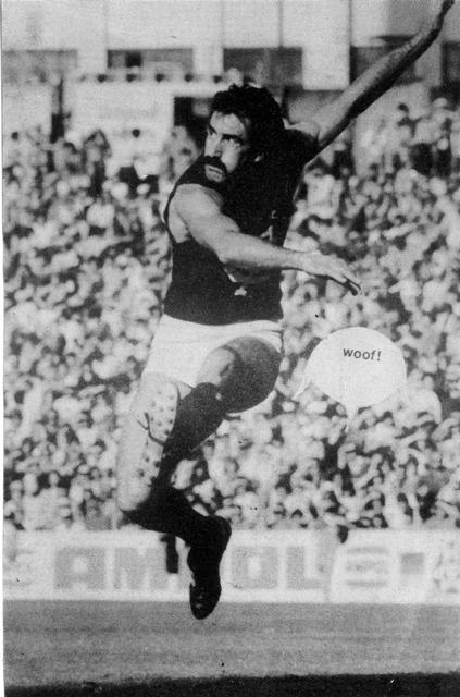 1982 Rd 19 - Val 'Woof' Perovic pumps the ball long.