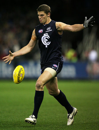 Cameron Cloke kicking one of his two goals in the Round 20, 2008 match against North Melbourne.