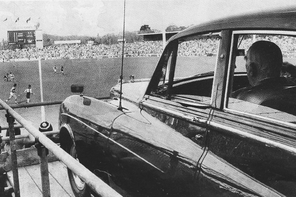 Menzies watching Carlton at Princes Park