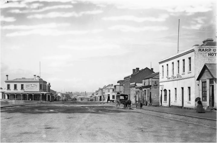 1870 - 1875 Harp of Erin Hotel 75 Madeline St. (Swanston St.) Carlton near corner of Queensbury St. Ed. Cornell Drapery on corner.
Tom Power's family ran the hotel in the late 1850's
American and Australasian Photographic Company
State Library of NSW Ref code 63712 Call No. ON 4 Box 65 No 589