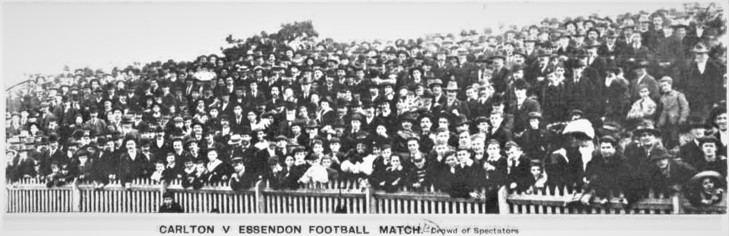 1904 crowd Semi Final v Essendon at Victoria Park 
Trove; Punch September 15 p17