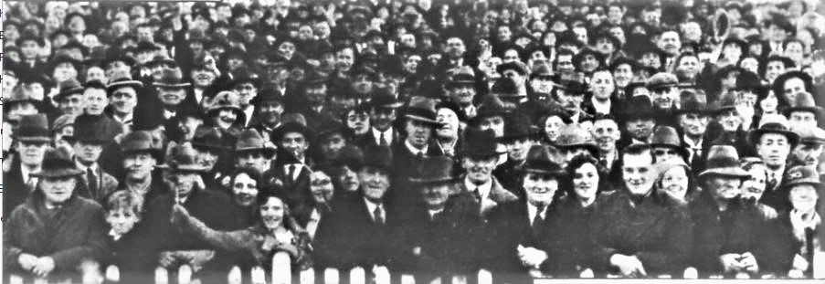 1934 Rnd 14 v Richmond
Crowd, Trove: Leader August 25