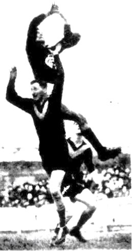 1939 Rnd 5. Ken Baxter v Hawthorn
Trove, SLV; Sporting Globe May 24