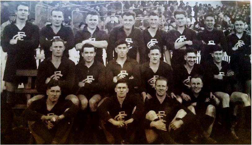 1942 Rnd 8 v St.Kilda at Princes Park.
Back: Jack Bennent, Arthur Sanger, Ivor Brown, Jack Wrout, George Bailey, George Gniel, Bert Deacon, Paul Schmidt.
Middle: Bob Chitty, Jim Mooring, Jim Francis, Charlie McInnes, Lance Collins, Ollie Grieve.
Front: Vin Brown, Fred Fitzgibbon, Bob Atkinson, Jim Knight.
19th Man : Jim Baird (missing)
Boyles photo/Publication: Aussie Rules - The Glory Years (p87) with names.